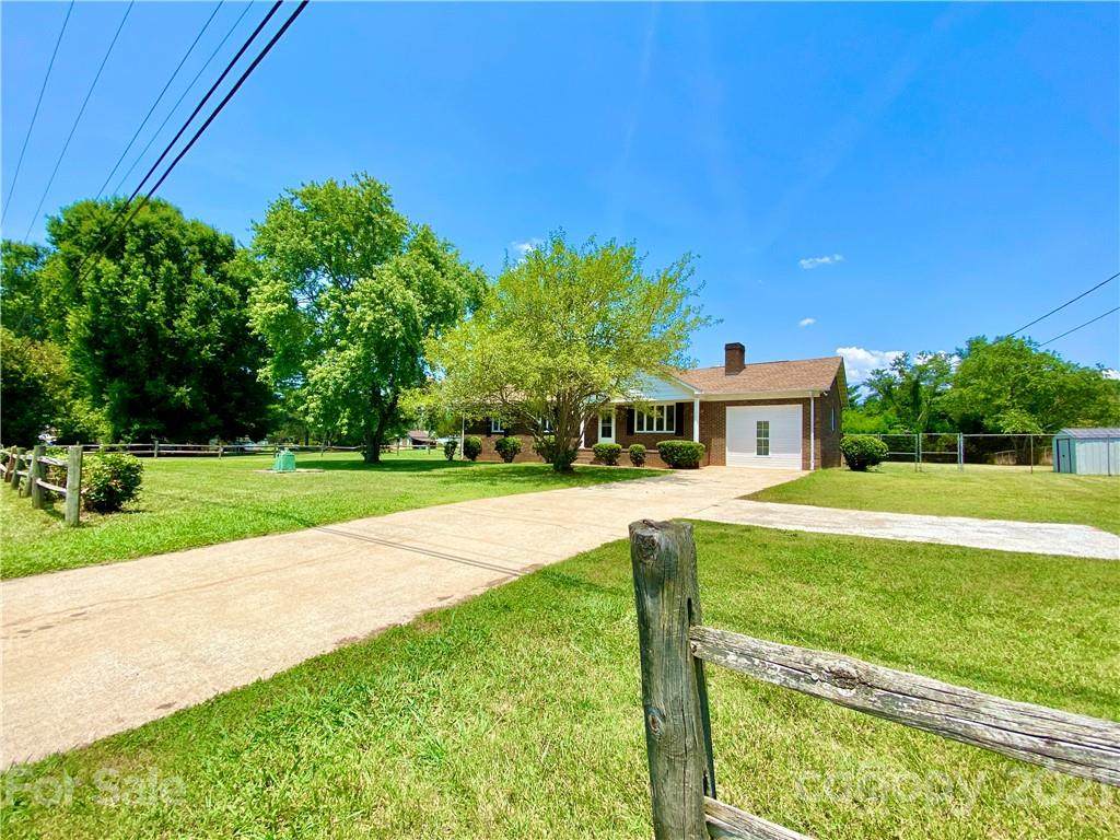 2140 Airport Road - Photo 1