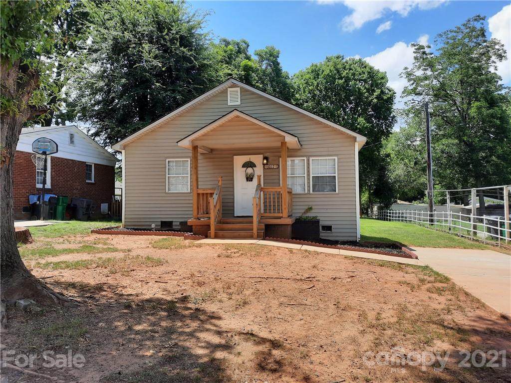 1017 Rodey Avenue - Photo 1