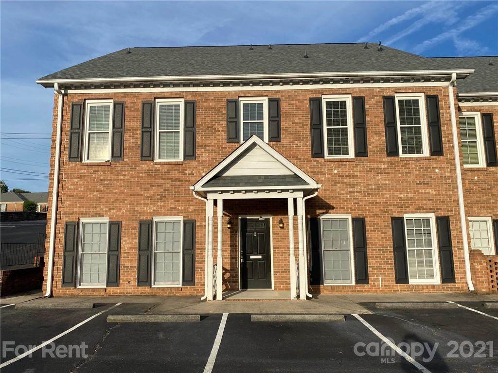 825 Majestic Court - Photo 1