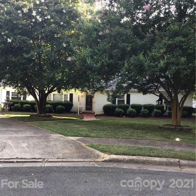 2300 Shady Pine Court - Photo 1