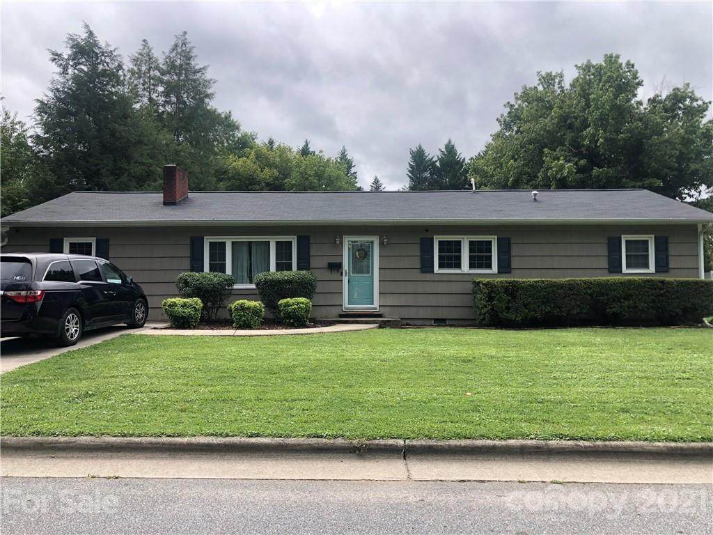 640 Diamondhead Drive - Photo 1