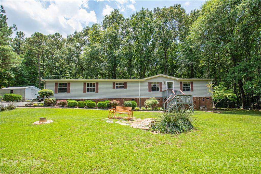 573 Woodglenn Road - Photo 1