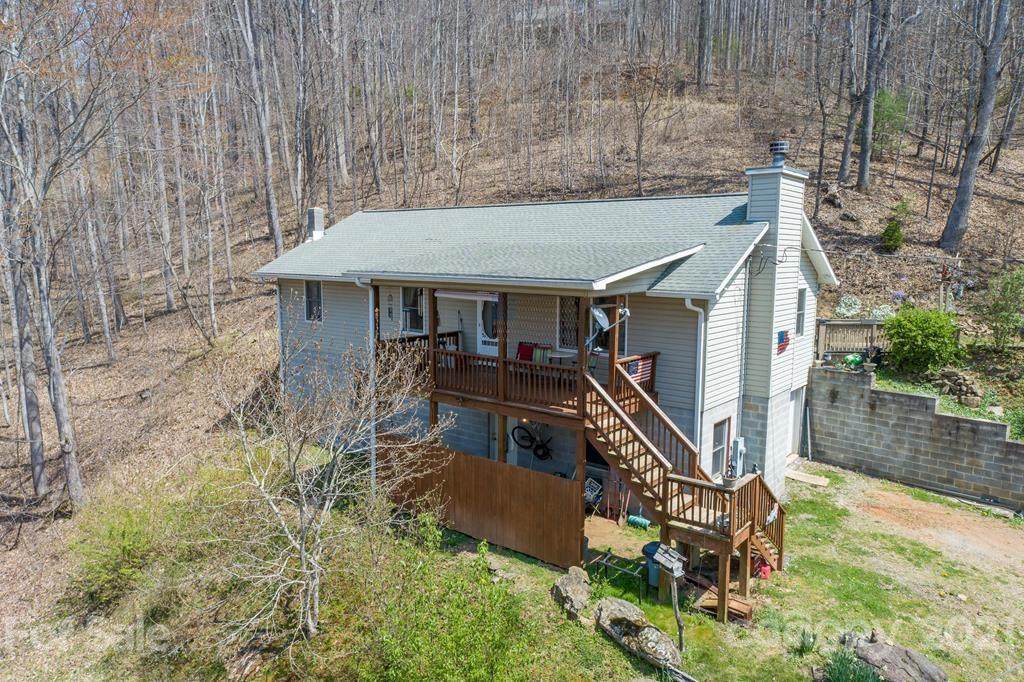 686 Thunderbird Road - Photo 1