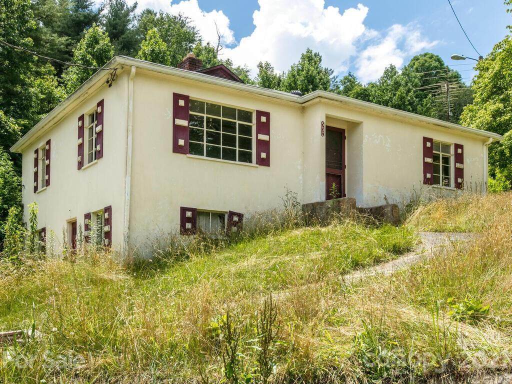 537 Green River Road - Photo 1