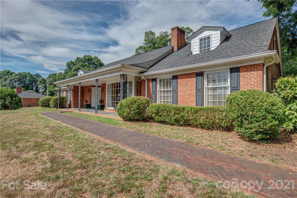 633 Kirby Avenue - Photo 1