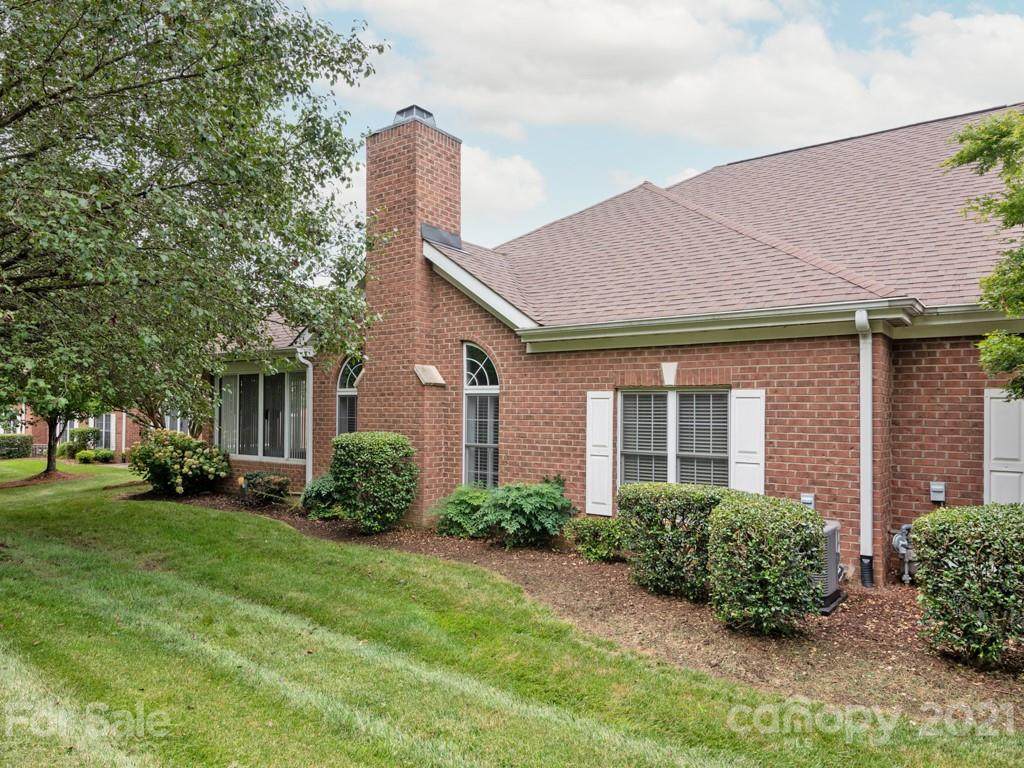 10925 Oakside Court - Photo 1