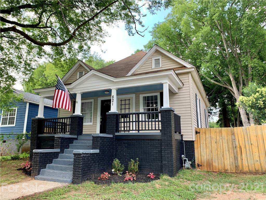 821 17th Street - Photo 1