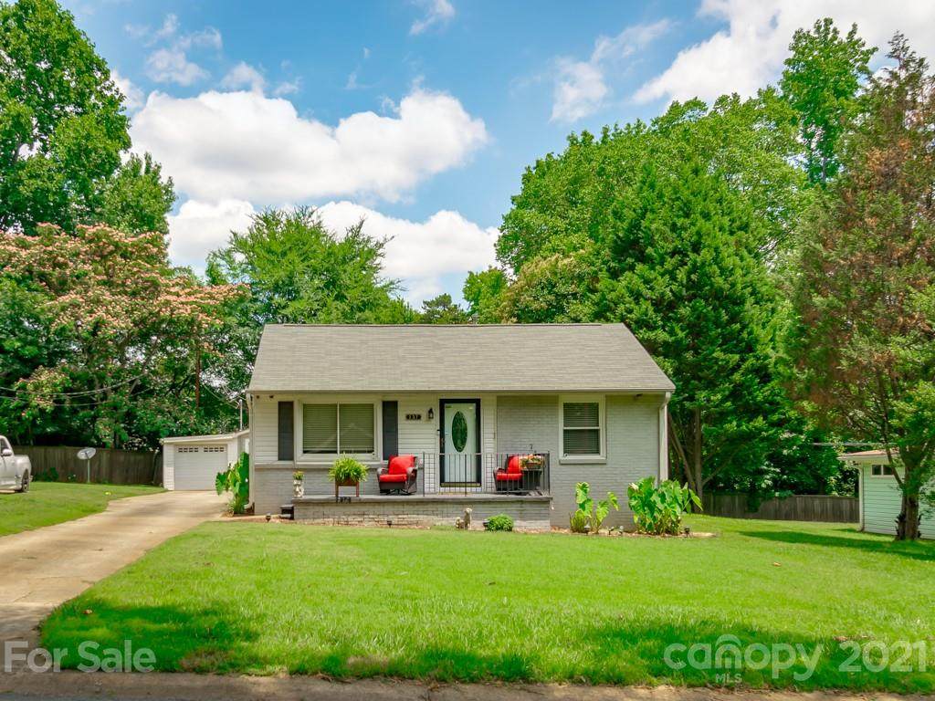 137 Willetta Drive - Photo 1