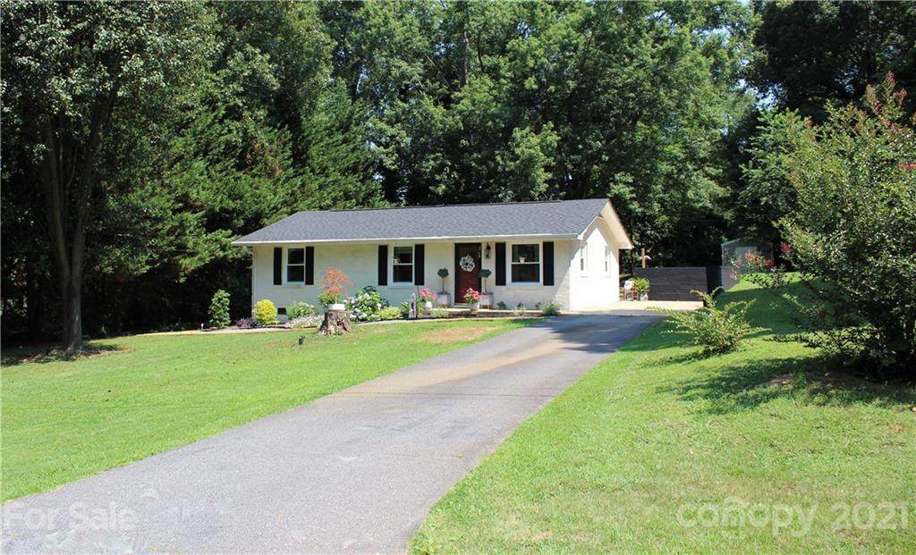 2831 39th Avenue - Photo 1