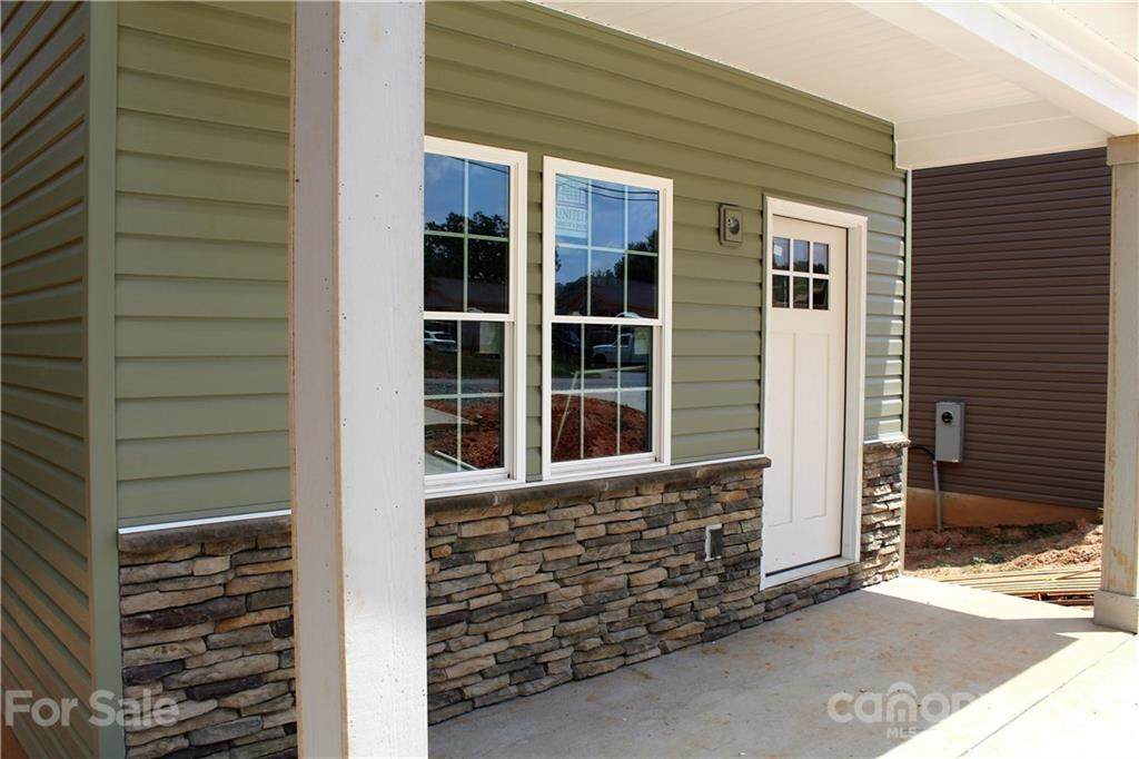 1082 20TH Street - Photo 1