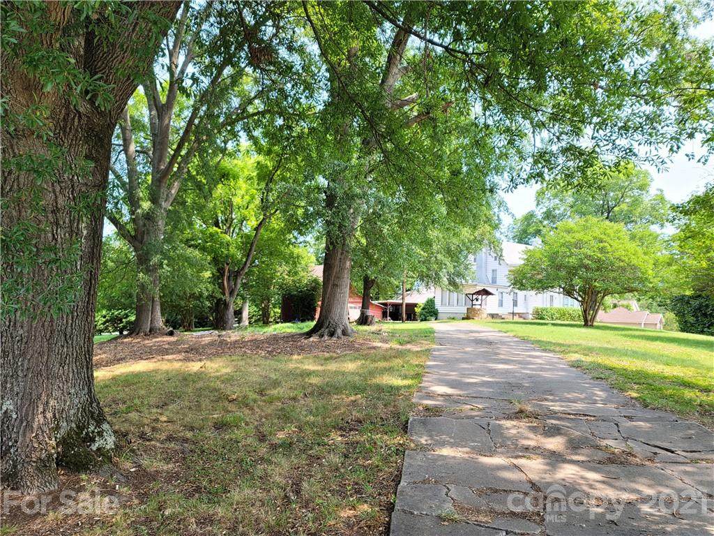 703 Smith Grove Road - Photo 1