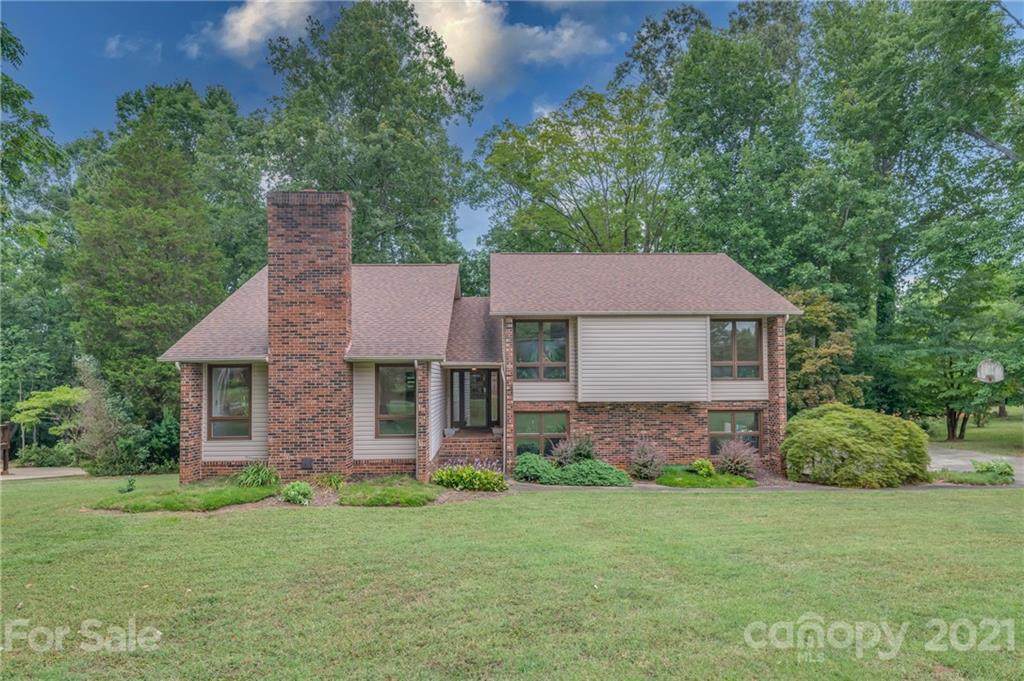 288 Knollwood Drive - Photo 1