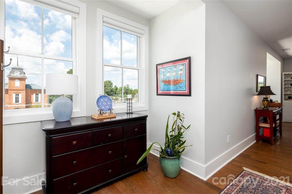 23 Broad Street - Photo 1