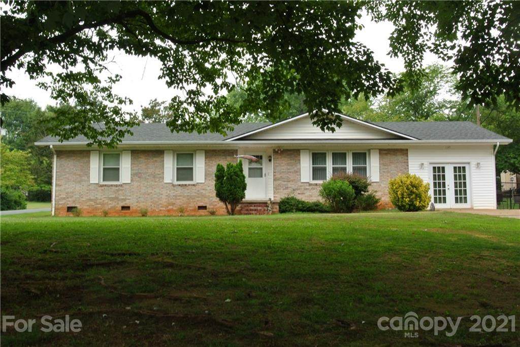 137 Cedar Lane - Photo 1