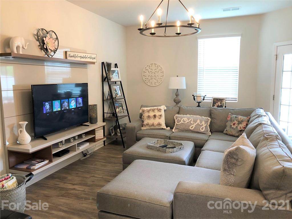 1829 Grove Park Road - Photo 1