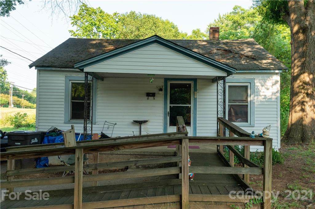 1517 7th Street - Photo 1