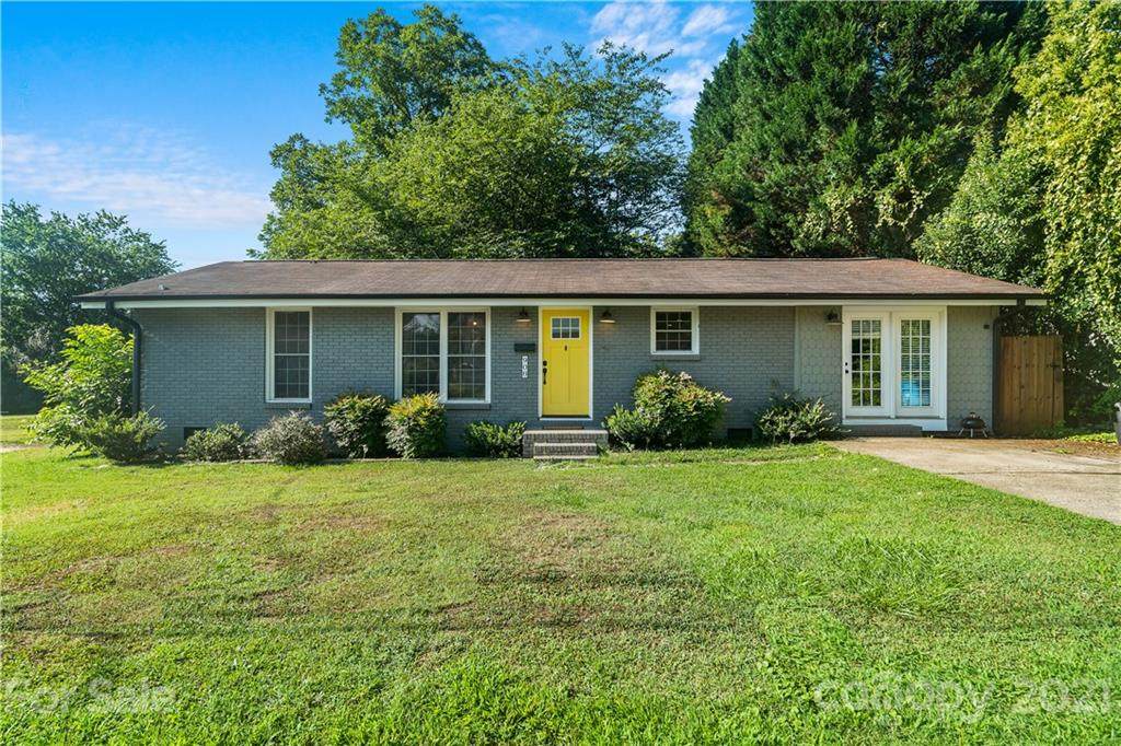 908 Laye Street - Photo 1