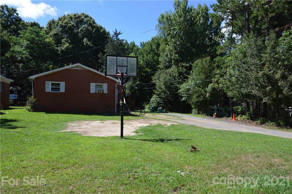 4415 Rolling Hill Drive - Photo 1