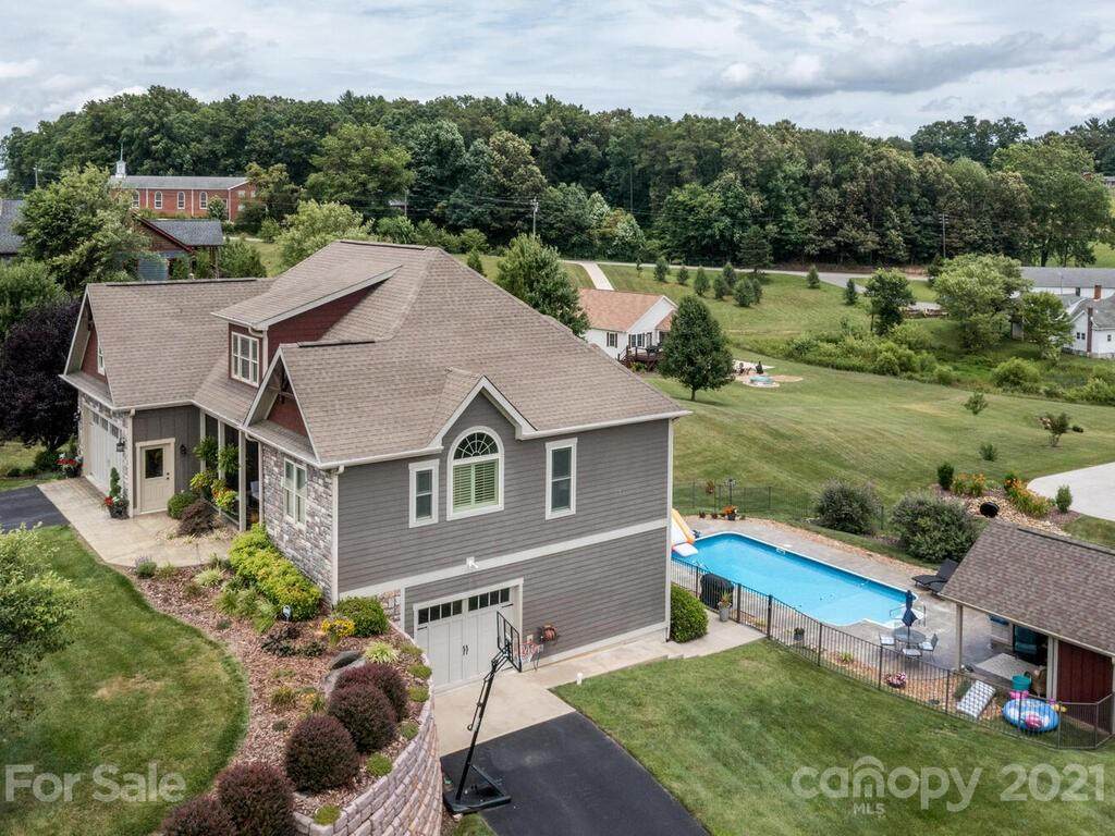 16 Carl Roberts Road - Photo 1