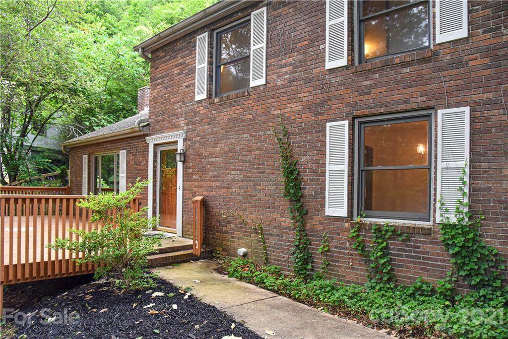 15 Elmwood Lane - Photo 1