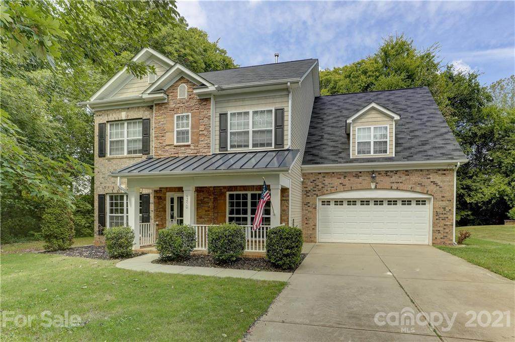 625 Heritage Boulevard - Photo 1