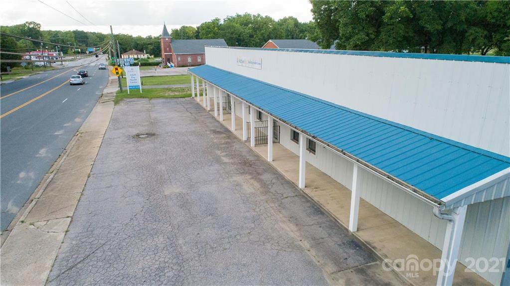 609 Columbia Road - Photo 1