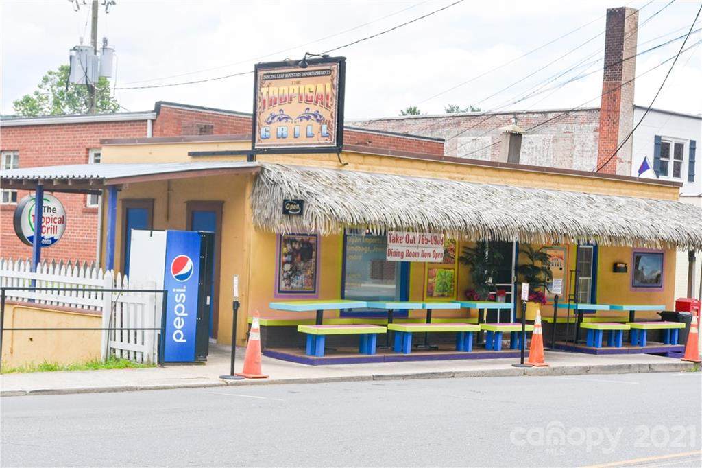 198 Oak Avenue - Photo 1
