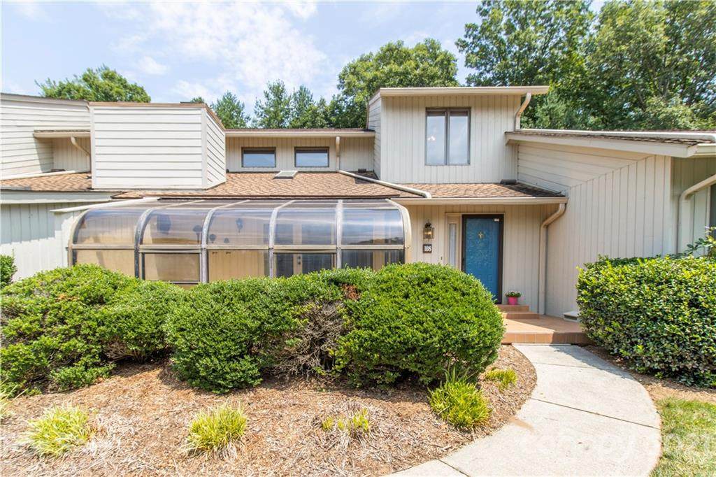 108 Cloverleaf Lane - Photo 1