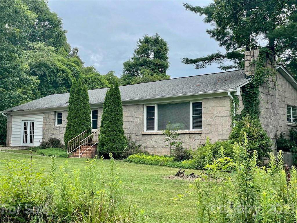 3102 Wesley Way - Photo 1