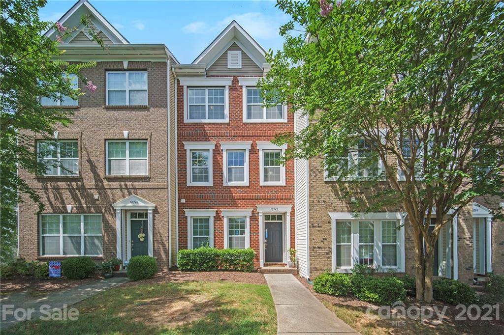 10742 Kemptown Square - Photo 1