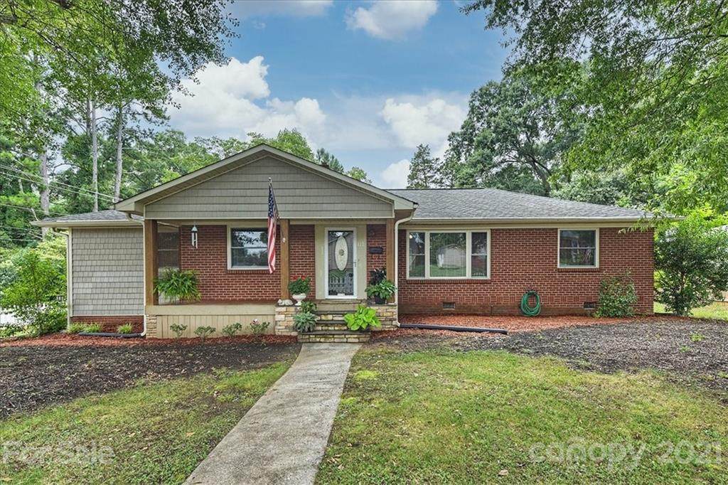 112 Pounds Avenue - Photo 1