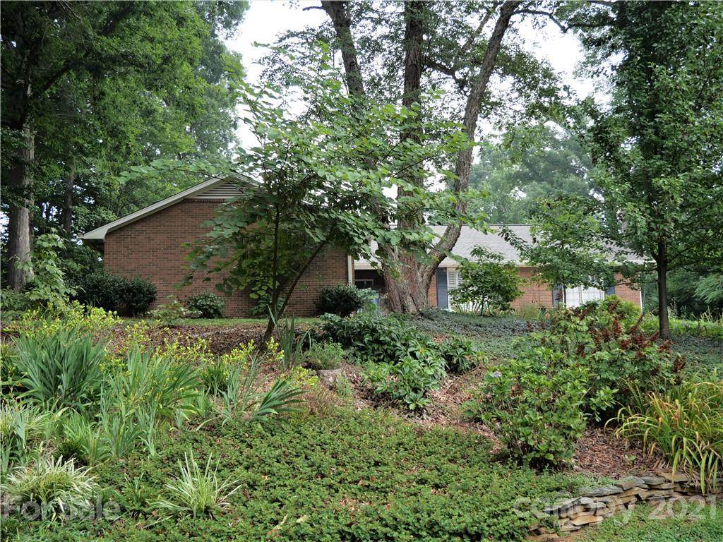 1020 25th Avenue Drive - Photo 1