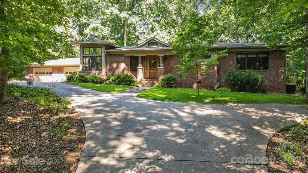 4827 Laurel Lee Court - Photo 1