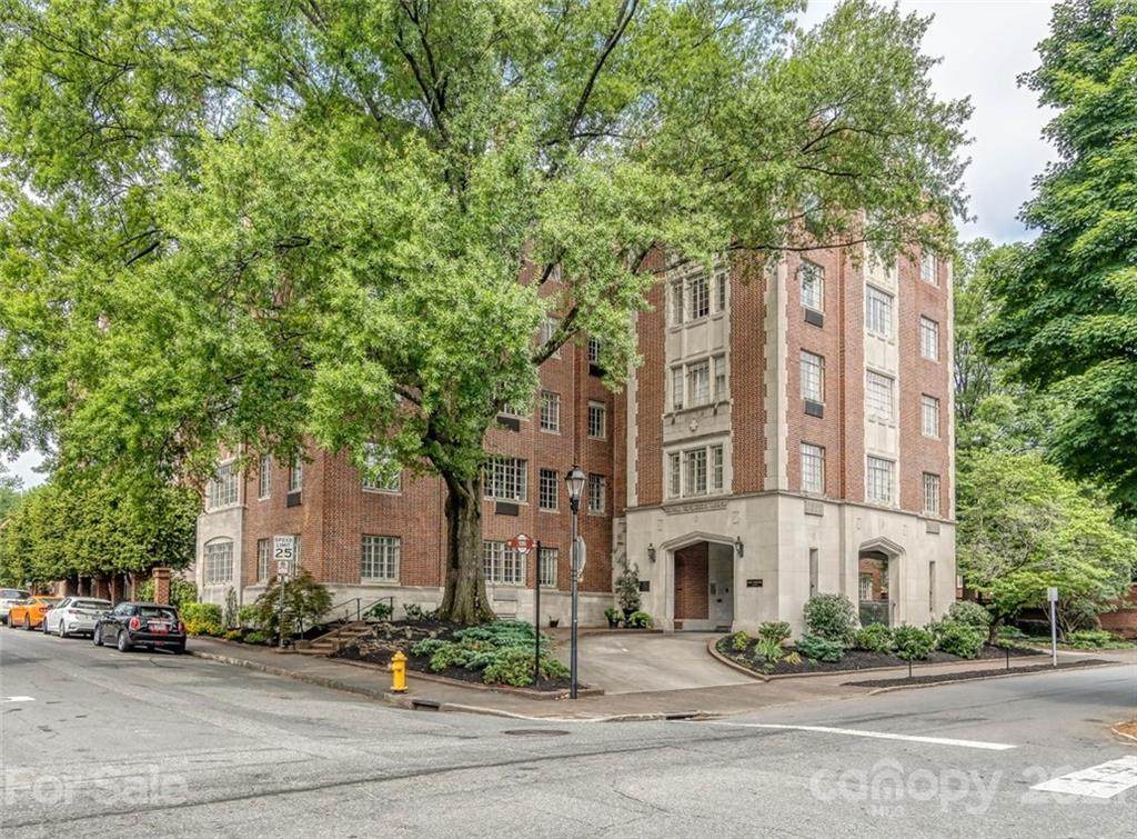 301 10th Street - Photo 1