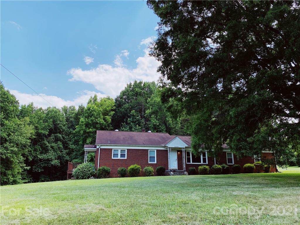 2481 Hickory Highway - Photo 1