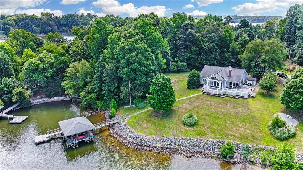 8220 Catawba Cove Drive - Photo 1