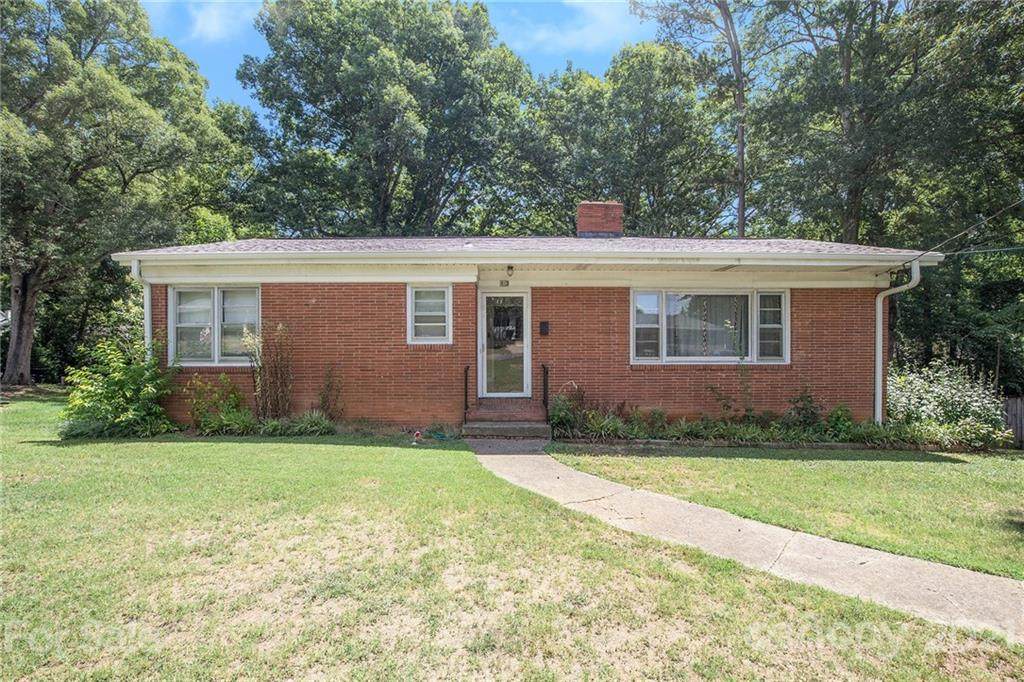 413 Leander Street - Photo 1