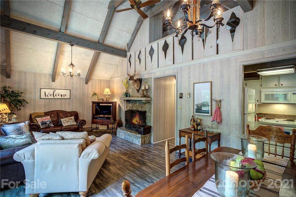 905 Charter Hills Road - Photo 1