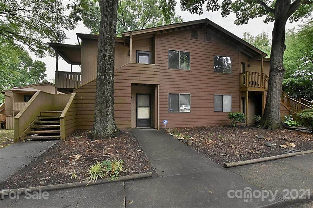 1443 Riverwood Court - Photo 1