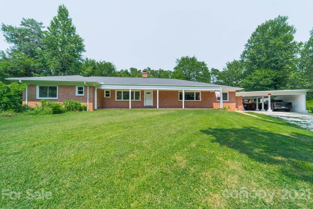 421 Lakeside Drive - Photo 1