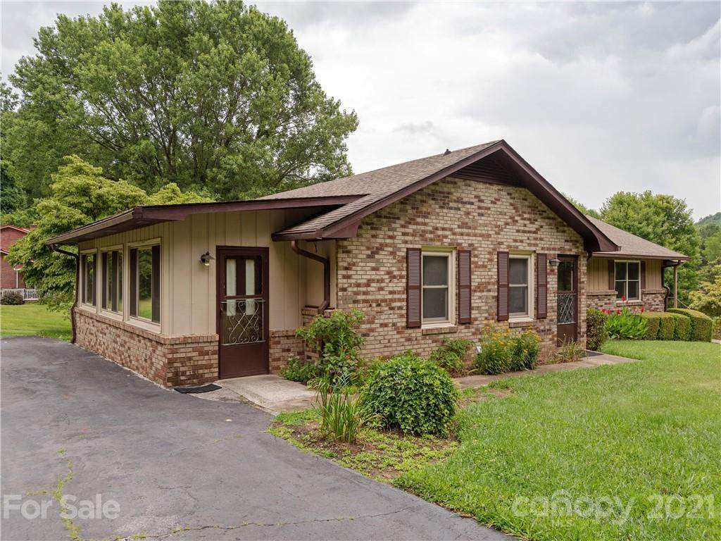 116 Oakwood Place - Photo 1