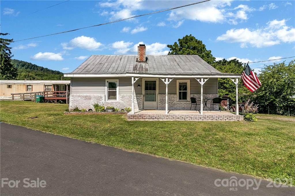 132 Fountain Way - Photo 1