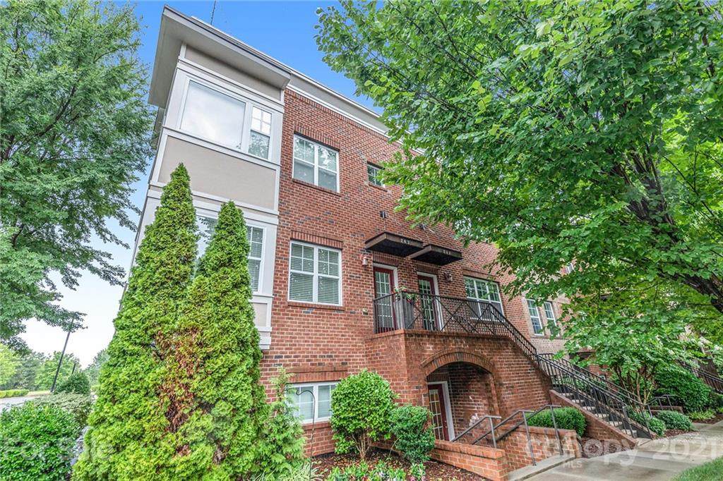 211 Harbour Place Drive - Photo 1