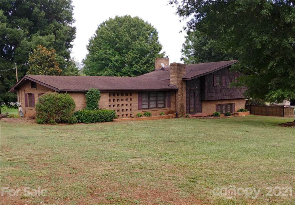 3634 Brookwood Drive - Photo 1