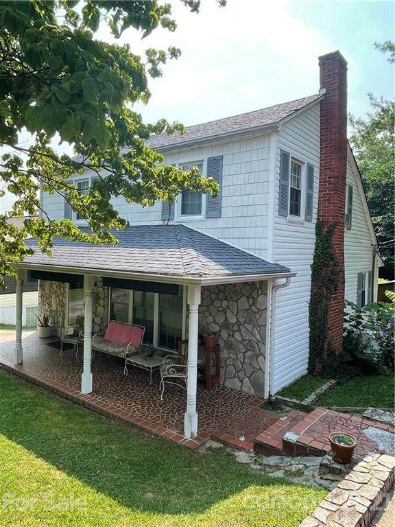 590 Oak Street - Photo 1