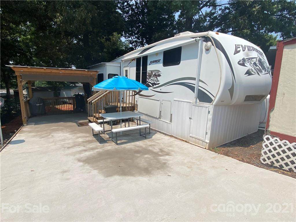108 Deerfield Drive - Photo 1