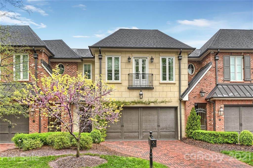 111 Huntley Place - Photo 1