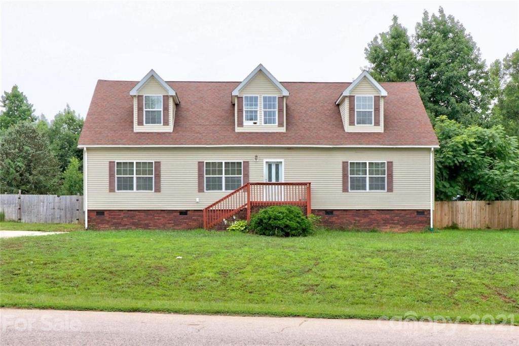 1055 Heatherdale Road - Photo 1