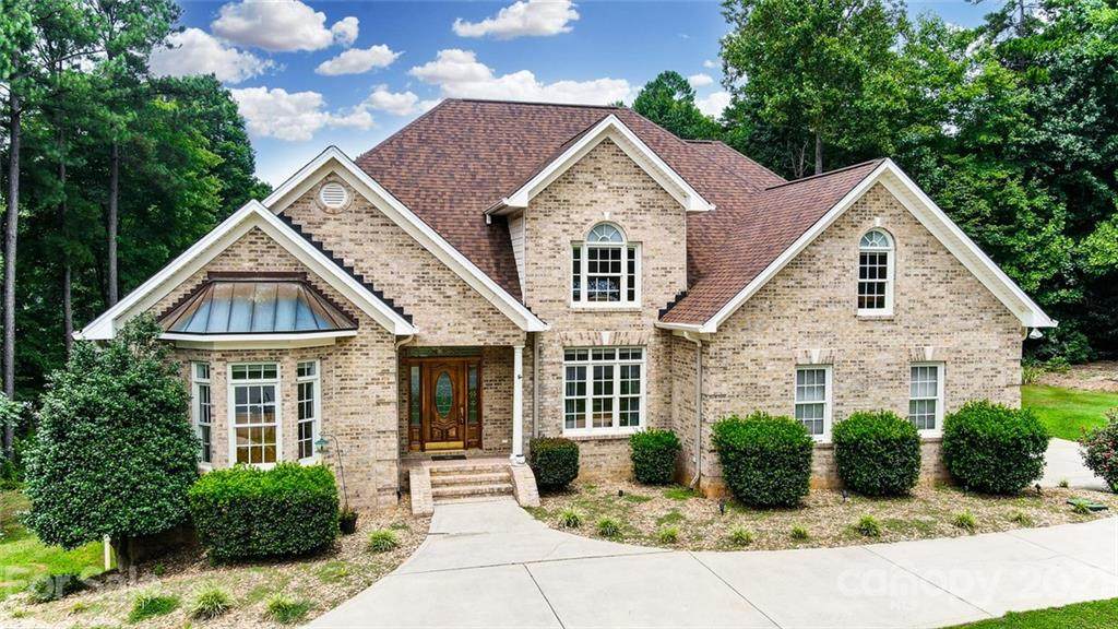 8918 Beach Bluff Court - Photo 1