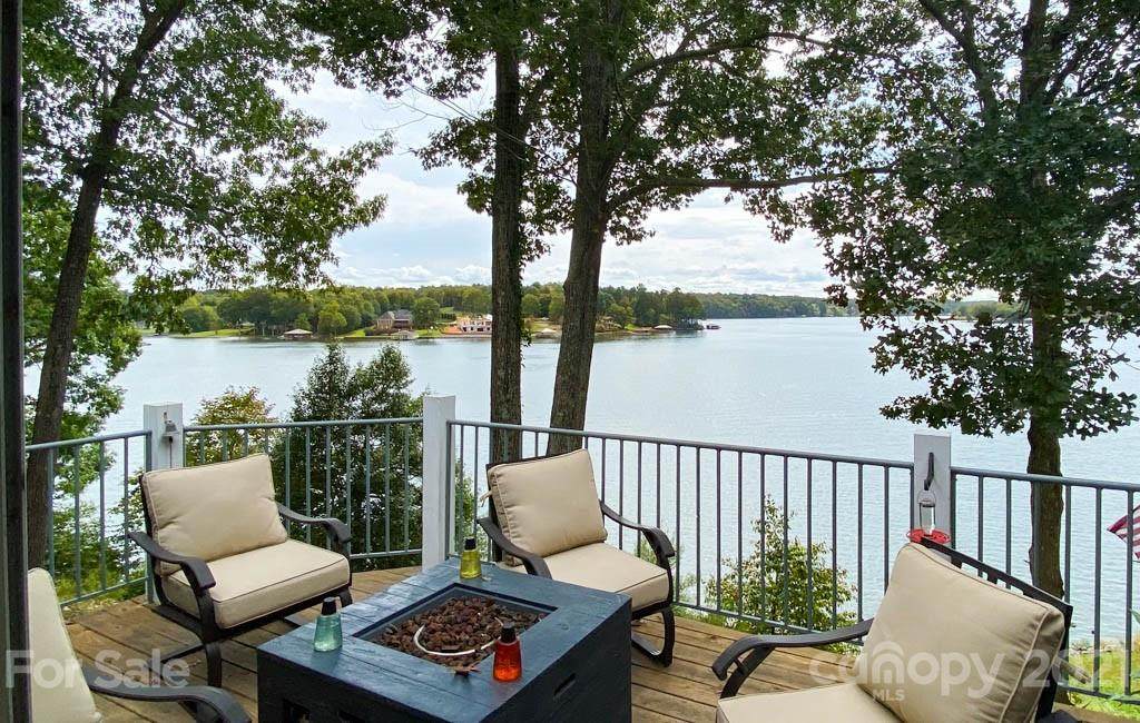 241 Jennings Lane - Photo 1